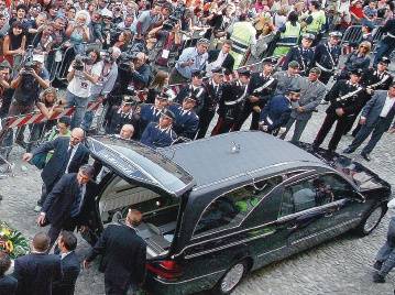 La Campania assume il consulente ai funerali
