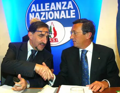 Fini spegne la Fiamma: 
"Non siamo più figli 
di un dio minore"