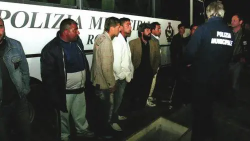 Nomadi, lillegalità è diffusa anche nei campi «regolari»