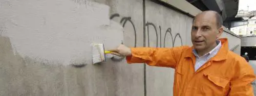 Don Farinella non ha tempo per il Papa: deve suonare e schierarsi con Travaglio