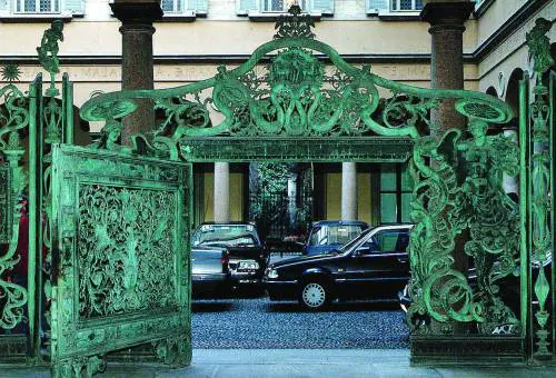 Maxi-tasse per le banche italiane, record nella Ue