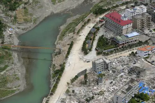 Cina, allarme laghi: 80mila evacuati