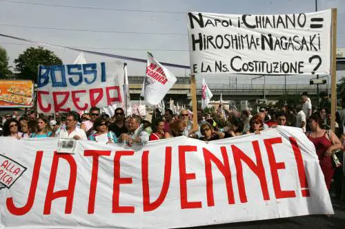 Discarica, i no global occupano Chiaiano