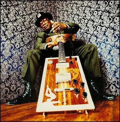 Addio a Bo Diddley, re del rock 
che suona il ritmo della giungla