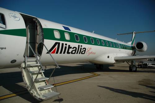 Alitalia, spunta l'alleanza con Air France