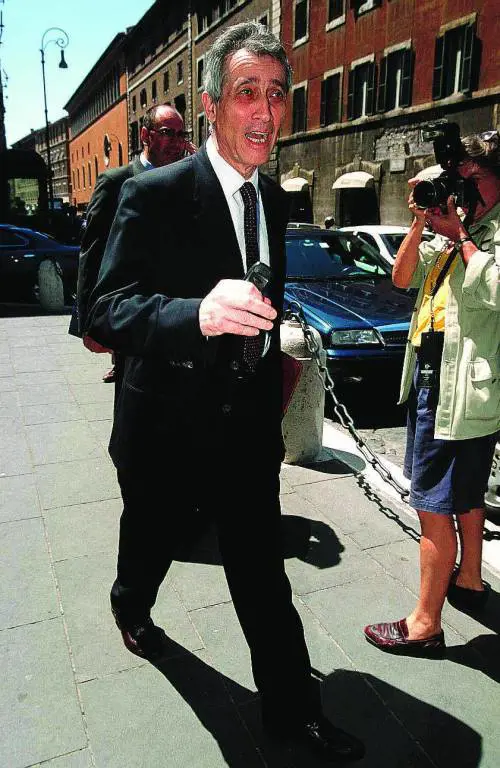 Parmalat, Bondi batte i fondi:  salta lassemblea