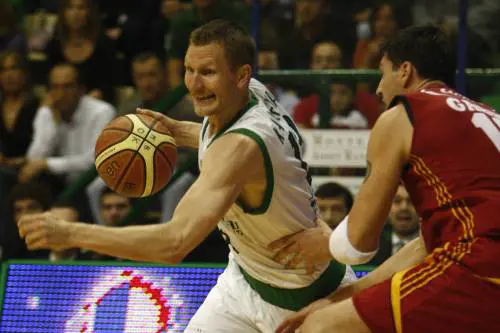 Basket, Siena : secondo  
passo verso lo scudetto