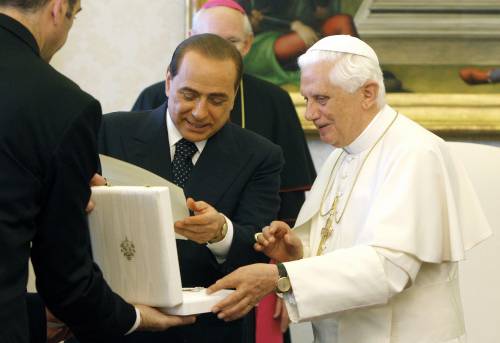 Berlusconi al Papa: "Aiuteremo la famiglia"