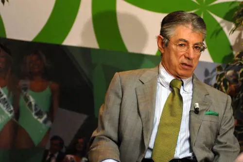 Clandestini, Bossi: "Il reato serve da muro"