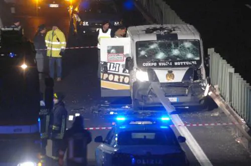 Far west sulla A4: 
assalto al portavalori