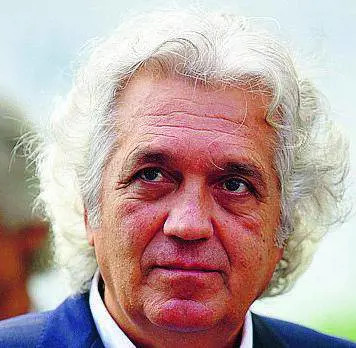 Tre strade su dieci lavate senza spostare le auto