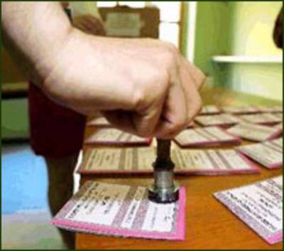 Sicilia, domani 4 milioni alle urne 
A Catania scontro tra due ex di An