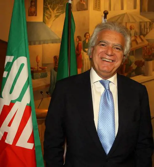 Verdini ordina: «Guardiamo avanti, basta liti»