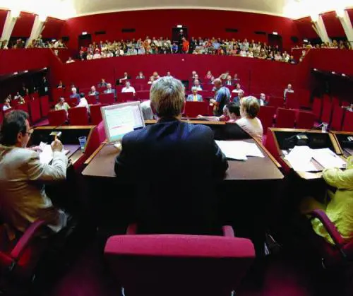 Il Comune nega la solidarietà ai giornalisti