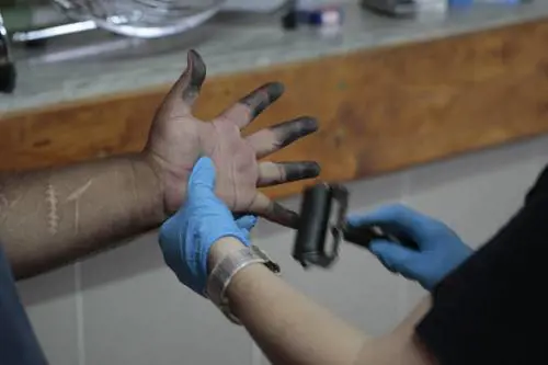 Rom: impronte digitali anche per i bambini