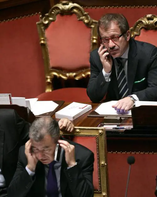 Maroni frena sulle badanti: "Non ci saranno sanatorie"