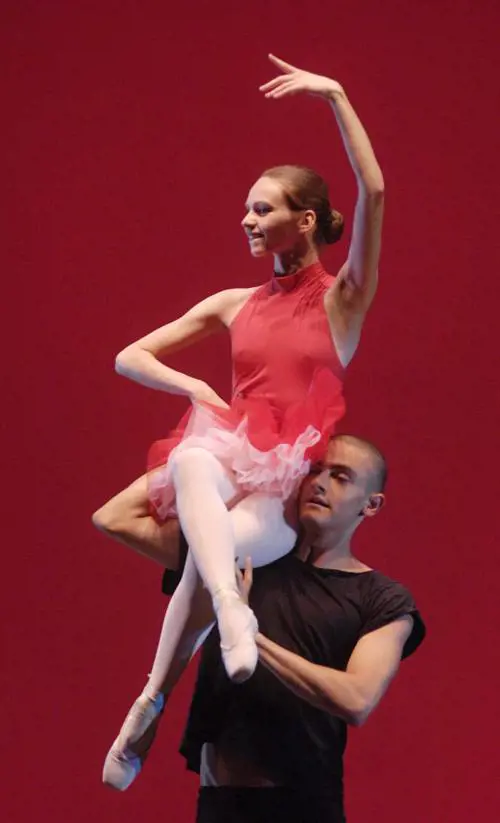 Piccoli, grandi ballerini volano sulle ali di Fantasia