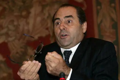 Di Pietro insiste: non mi scuso 
Napolitano: no, clima più sereno