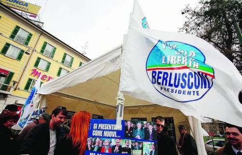 Il Pdl ritorna nelle piazze coi "gazebo della libertà"