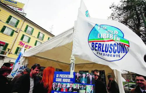 Il Pdl ritorna nelle piazze coi "gazebo della libertà"