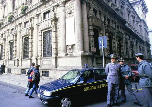 Truffa sui derivati: la Gdf a Palazzo Marino sequestra  documenti