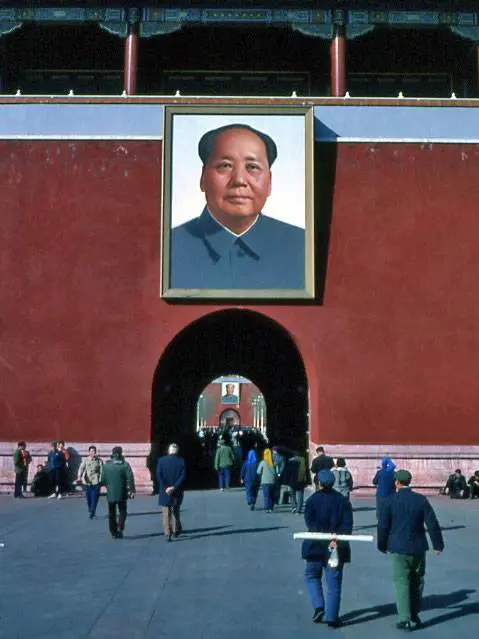 Tolto il "faccione" di Mao 
dalle banconote cinesi