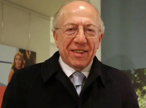 Pubblicata falsa telefonata tra Berlusconi e Confalonier. L'autore è uno studente