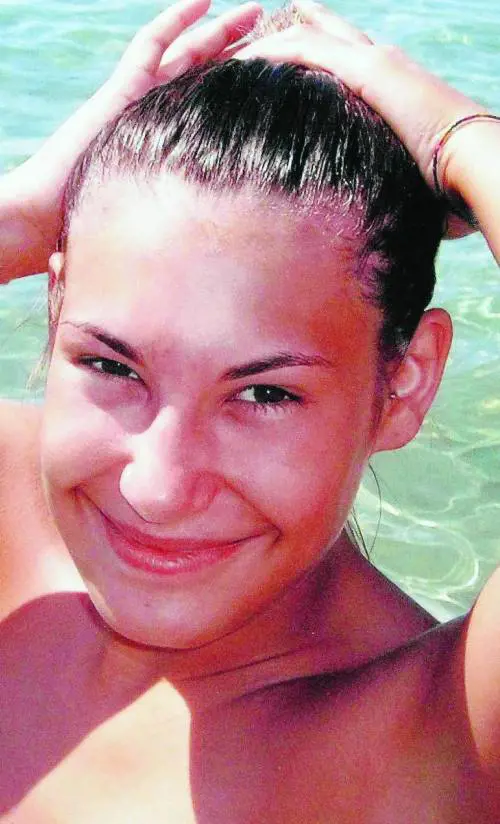 «Ha un brillantino fra i denti» E per i genitori crolla la speranza