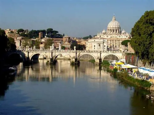 Vacanze in Italia, un'estate positiva 
ma in calo a Roma, Firenze e Venezia