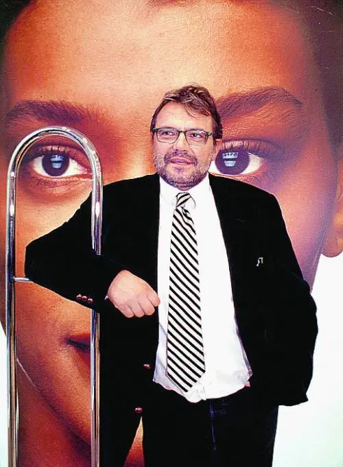 Prodi infuriato con Walter va a piantare lulivo in Albania