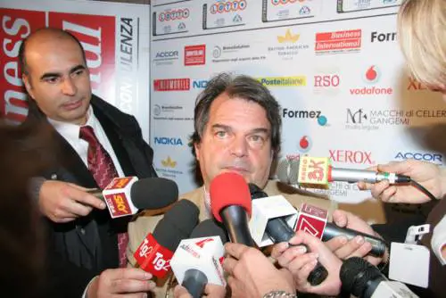 Brunetta: "Nessun taglio per gli statali"