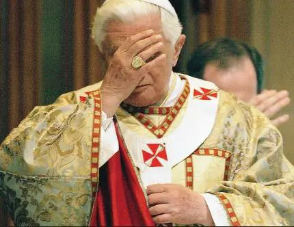 Preti pedofili, l'anatema del Papa: siano processati