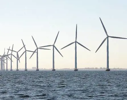 Sicilia, l’ultima frontiera dell’eolico: 115 mega torri in mezzo al mare