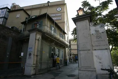 La bimba massacrata 
è ancora grave 
Il pm: tentato omicidio