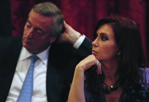 Argentina, litigio pubblico in casa Kirchner La presidente al marito: «Qui comando io!»