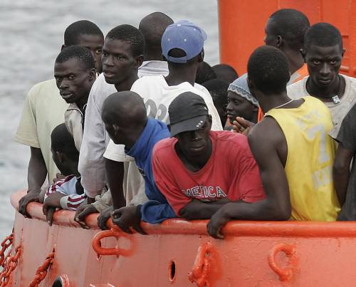 Clandestini, per il Vaticano "l’emergenza non è negativa". Ma tutti scrivono il contrario