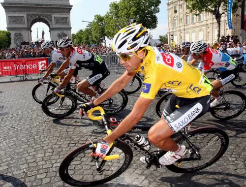 Parigi incorona Sastre 
re del Tour de France