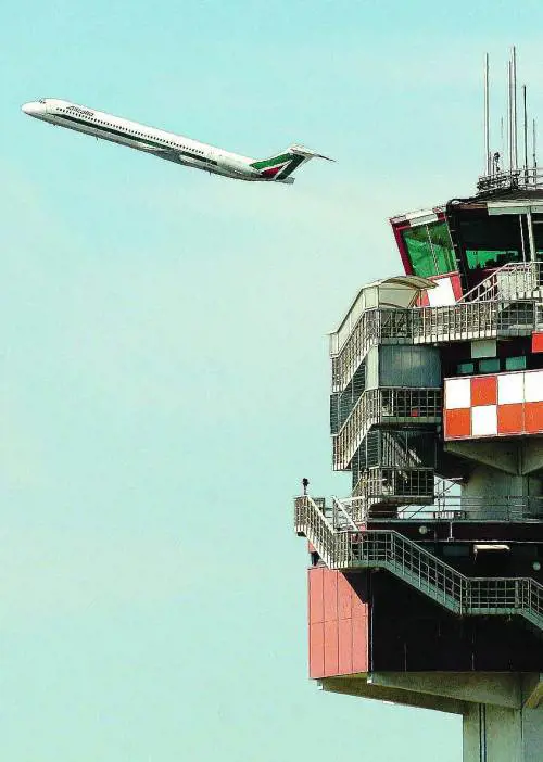 Alitalia, i conti   slittano a fine mese Proroga per lincarico di Intesa