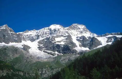 Sangue in vetta: morti su Dolomiti e Monte Rosa