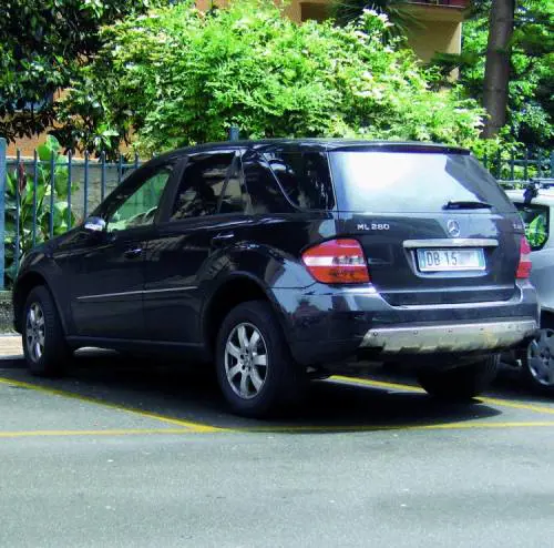 Il politico con i tagliandi nega tutto