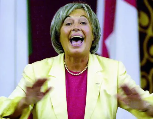 Marta non vuole farsi sceriffo, ma insiste: «Non ho mai rifiutato i militari»