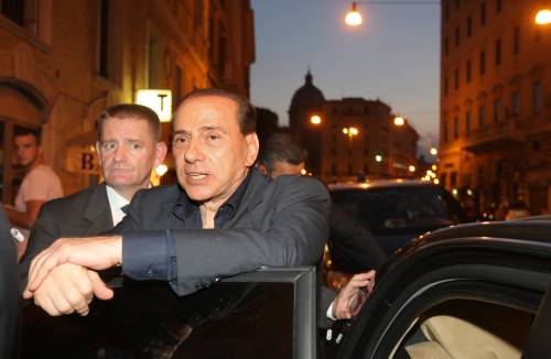 Berlusconi: "Congresso Pdl già a gennaio"