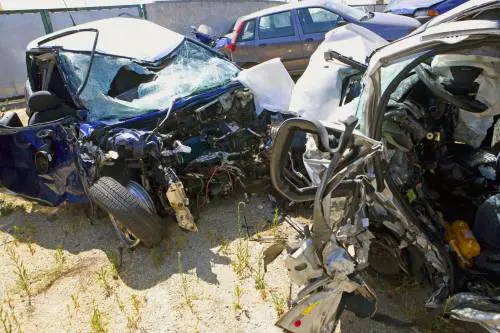 Strage nel Salento: morti 7 giovani in uno scontro frontale