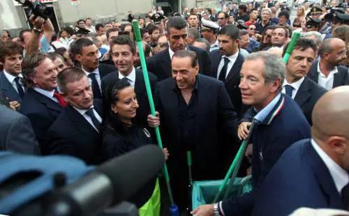 Newsweek esalta "i miracoli di Berlusconi"