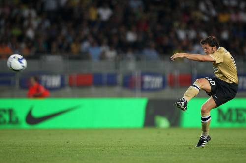 Del Piero fa la lingua all’Artmedia 
e la Juve ha la Champions in tasca