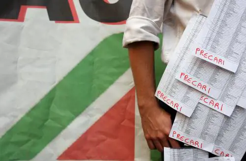 Alitalia, da piloti e hostess soltanto "no" 
Sacconi ottimista: intesa giovedì notte