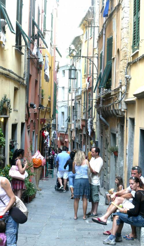 Porto Venere, i commercianti si ribellano