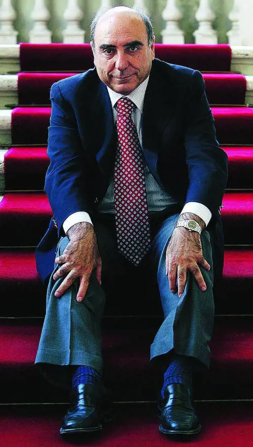 Calabria, condannato a sette anni torna tra i banchi del Consiglio