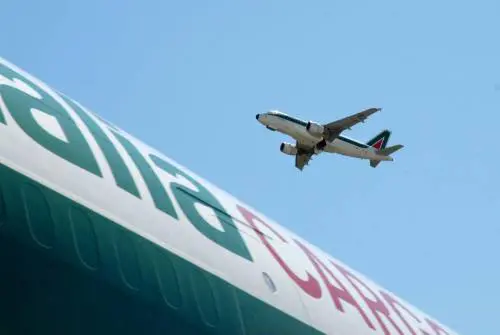 L'Alitalia decolla, i piloti firmano
 
Mancano solo gli assistenti di volo