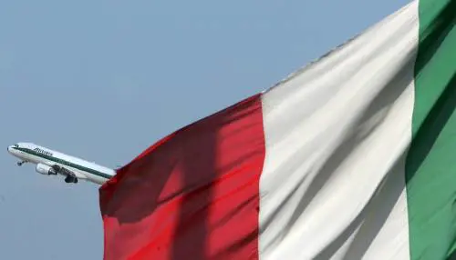Alitalia, dopo le hostess si pensa al socio estero